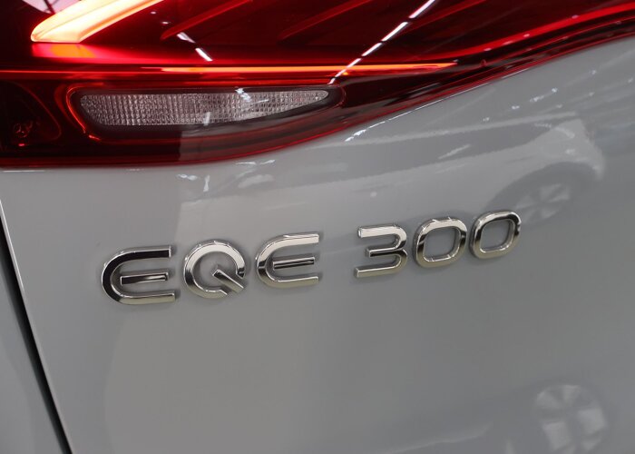 Mercedes-Benz EQE SUV 300 AMG Night