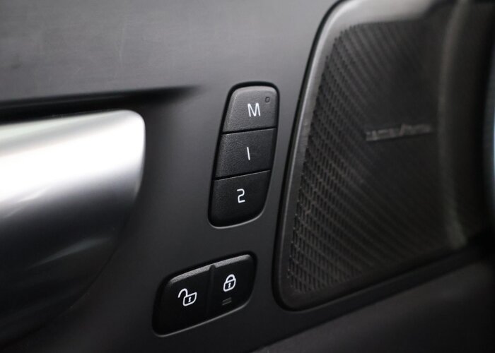 Volvo XC60 2.0 T8 Plug-in hybrid AWD Plus Bright