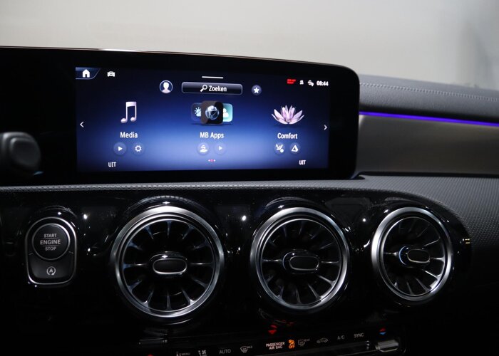 Mercedes-Benz CLA-Klasse 180 Business Solution AMG