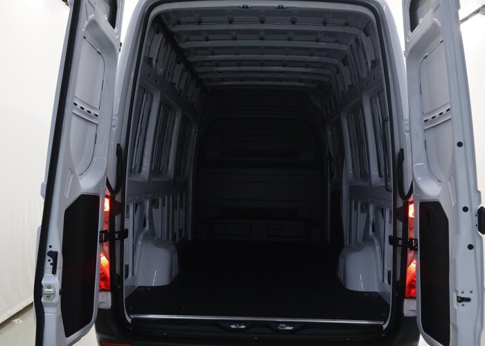 Mercedes-Benz eSprinter 320 L3 H2 PRO | 56 kWh |
