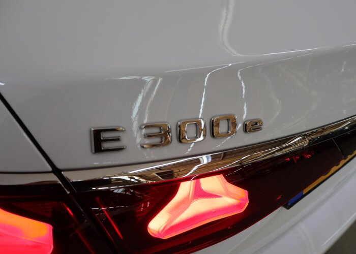Mercedes-Benz E-Klasse 300 e AMG Line