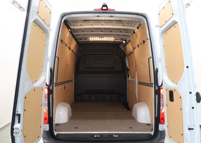 Mercedes-Benz Sprinter 317 CDI L2 H2 Pro
