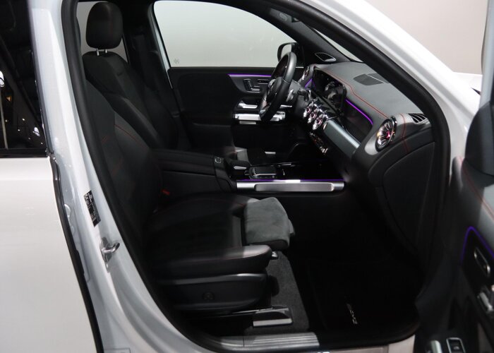 Mercedes-Benz EQB 300 4MATIC AMG Line 67 kWh