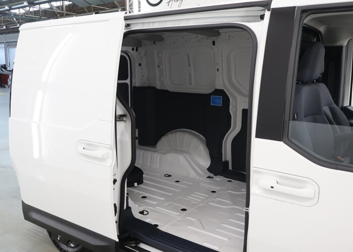 Kia PV5 ESSENTIAL | LONGE RANGE | 71.2 kWh | 416 KM WLTP |