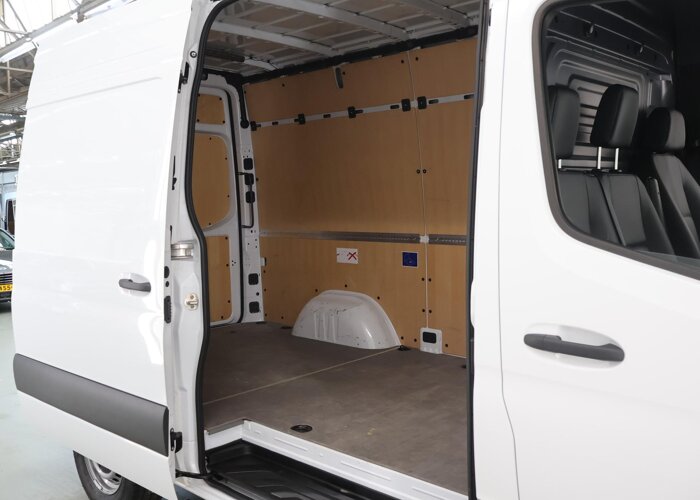 Mercedes-Benz Sprinter 317 CDI L2 H2 Pro