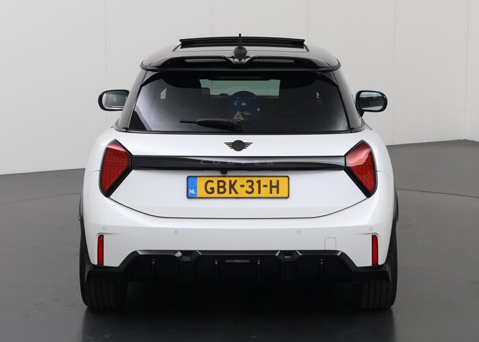 MINI 3-deurs 1.5 Cooper C John Cooper Works M