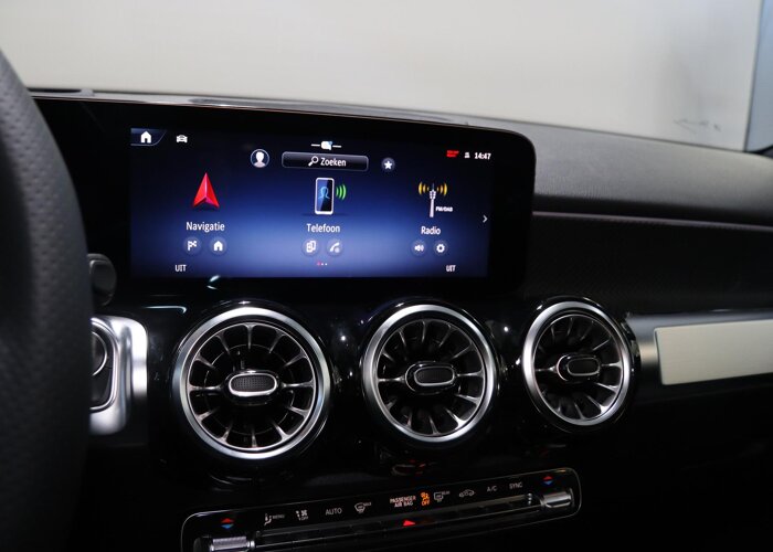Mercedes-Benz GLB 180 Business Solution AMG
