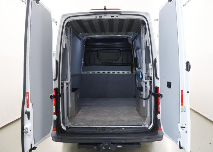 VW-Bedrijfswagens Crafter 30 | 2.0 TDI | 177 PK | L3H3 | HIGHLINE | LAADKLEP