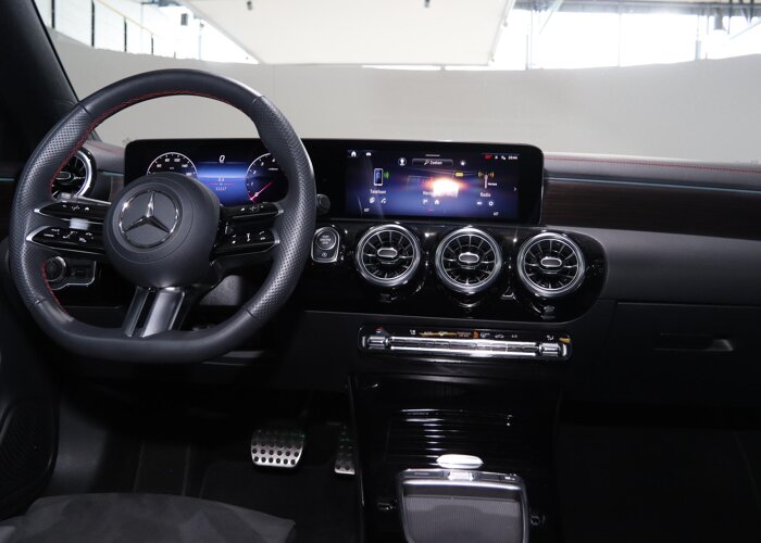 Mercedes-Benz CLA-Klasse 180 Star Edition AMG Line Plus