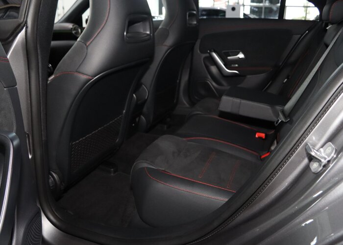 Mercedes-Benz CLA-Klasse 180 Star Edition AMG Line Plus