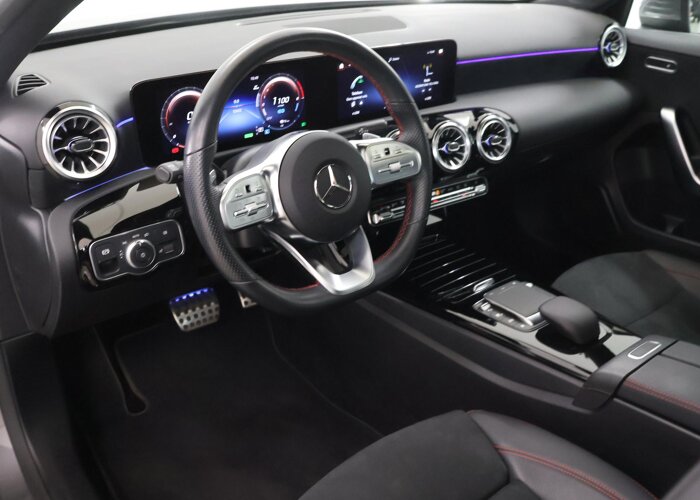 Mercedes-Benz A-Klasse 250 e AMG Line