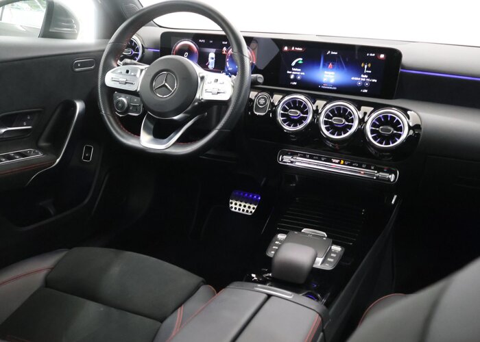 Mercedes-Benz A-Klasse 250 e AMG Line