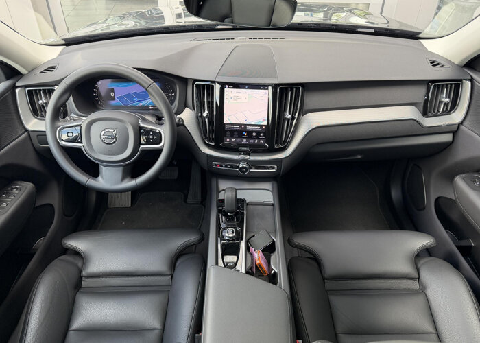 Volvo XC60 2.0 T6 Plug-in hybrid AWD Plus Dark