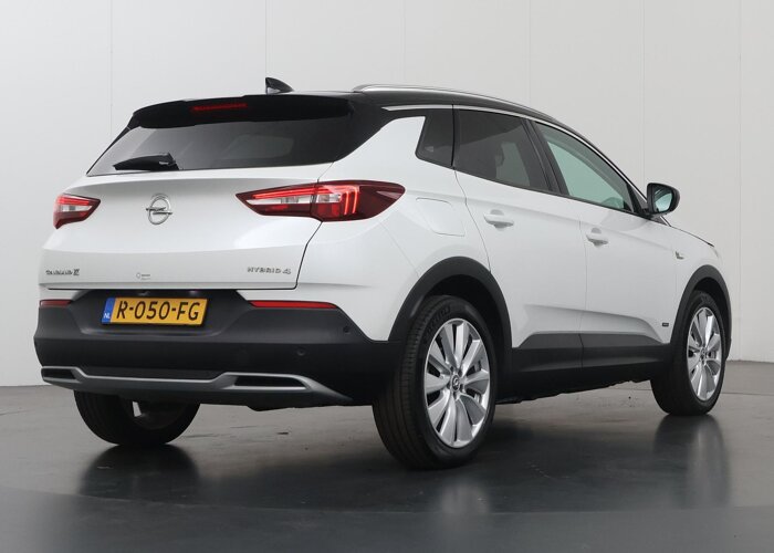 Opel Grandland X 1.6 Turbo Hybrid4 Innovation