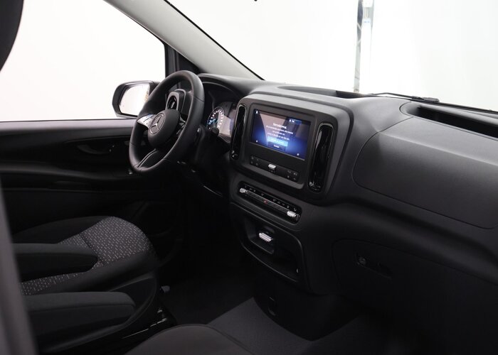 Mercedes-Benz EVITO TOURER 129 L2 PRO 90kWh | 8-PERSOONS