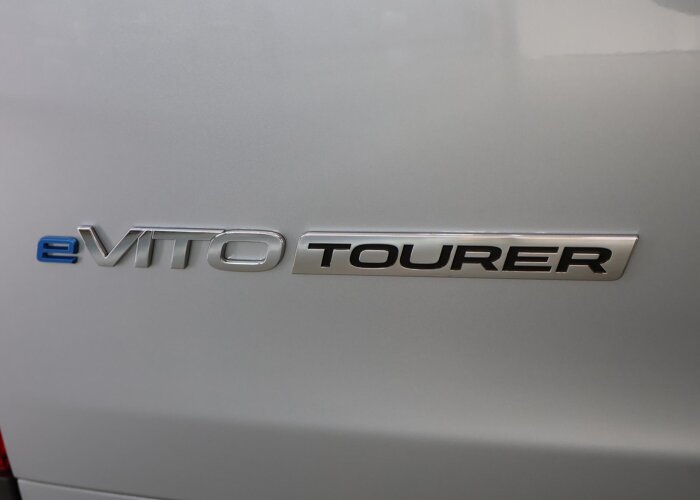 Mercedes-Benz EVITO TOURER 129 L2 PRO 90kWh | 8-PERSOONS