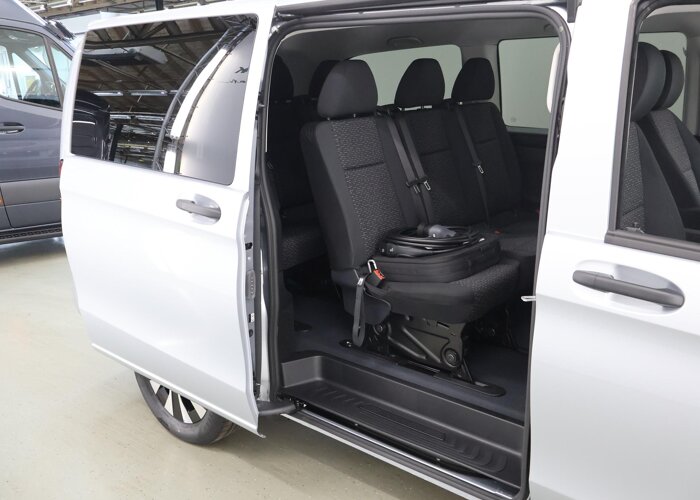 Mercedes-Benz EVITO TOURER 129 L2 PRO 90kWh | 8-PERSOONS |