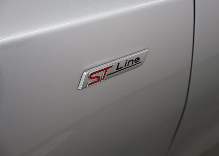 Ford FOCUS Wagon 1.0 EcoBoost Hybrid ST Line X