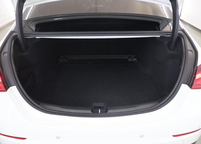 Mercedes-Benz C-Klasse 200 Launch Edition Luxury Line