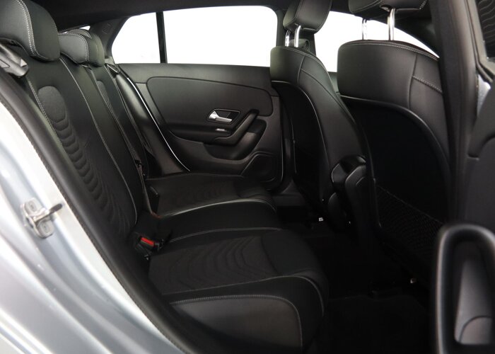 Mercedes-Benz CLA-Klasse Shooting Brake 180 Star Edition LIMITED