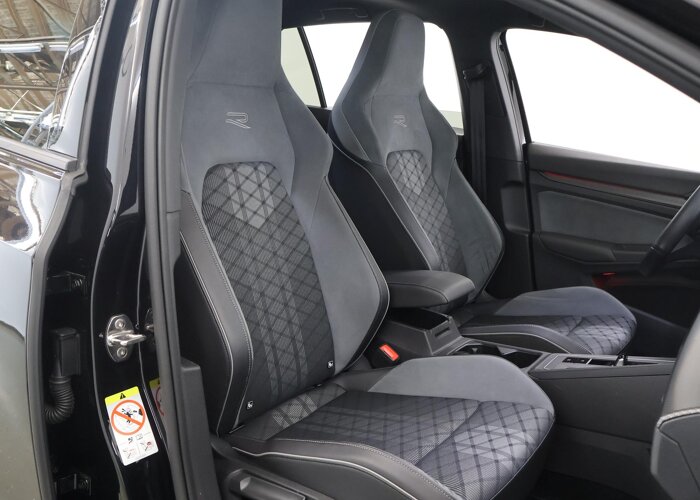 Volkswagen Golf 1.5 eTSI R-Line Business