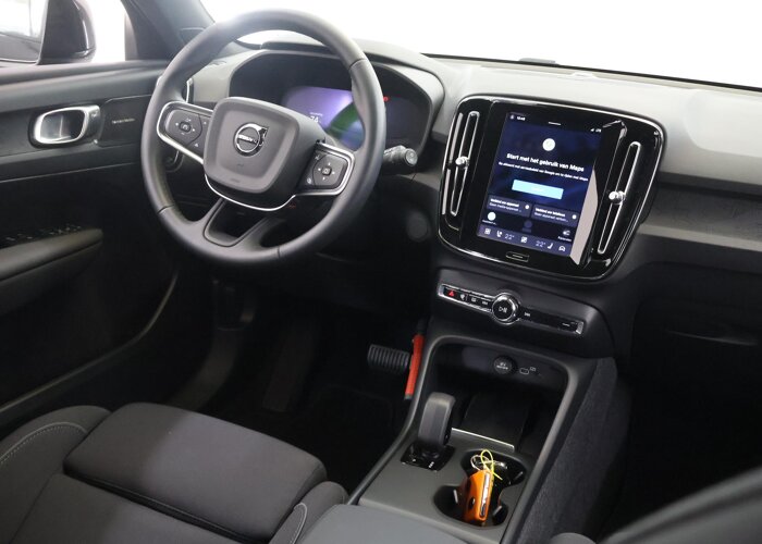 Volvo EX40 Single Motor Extended Range Plus Black Ed. 82 kWh