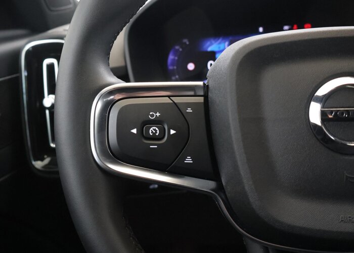 Volvo EX40 Single Motor Extended Range Plus Black Ed. 82 kWh