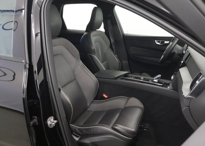 Volvo XC60 2.0 T6 Plug-in hybrid AWD Plus Dark