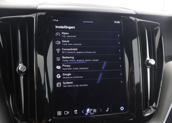 Volvo XC60 2.0 T6 Plug-in hybrid AWD Plus Dark
