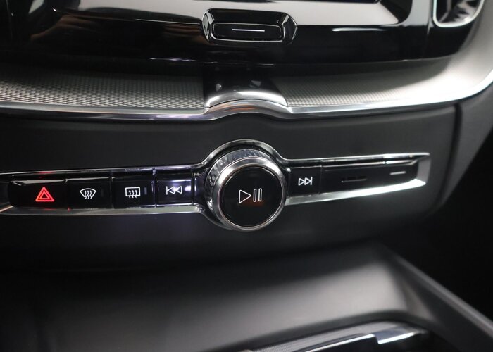 Volvo XC60 2.0 T6 Plug-in hybrid AWD Plus Dark
