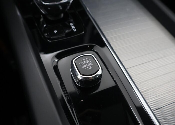 Volvo XC60 2.0 T6 Plug-in hybrid AWD Plus Dark