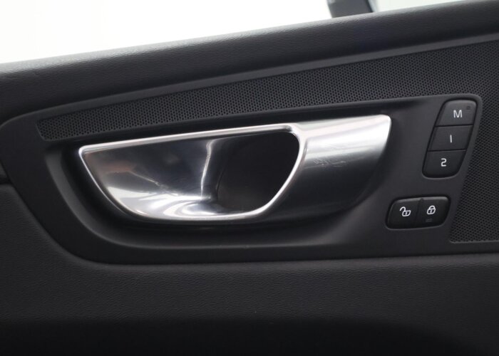 Volvo XC60 2.0 T6 Plug-in hybrid AWD Plus Dark