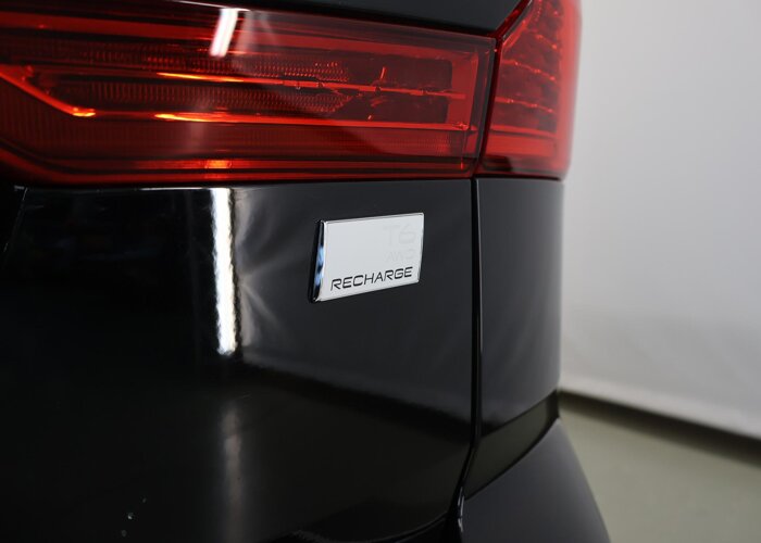 Volvo XC60 2.0 T6 Plug-in hybrid AWD Plus Dark