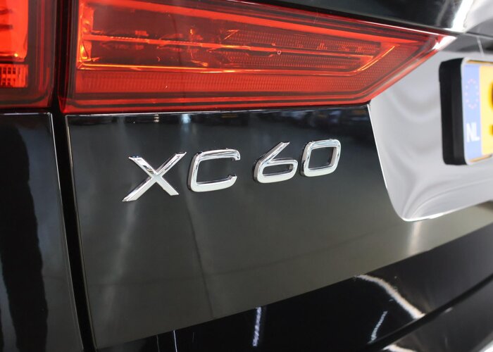Volvo XC60 2.0 T6 Plug-in hybrid AWD Plus Dark