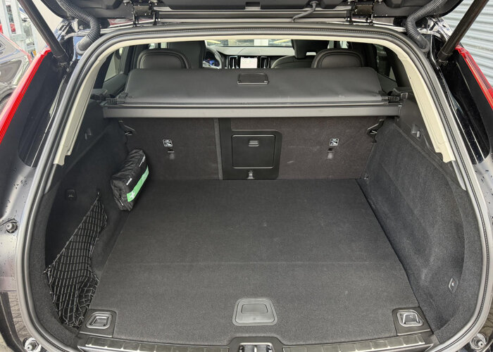 Volvo XC60 2.0 T6 Plug-in hybrid AWD Plus Dark