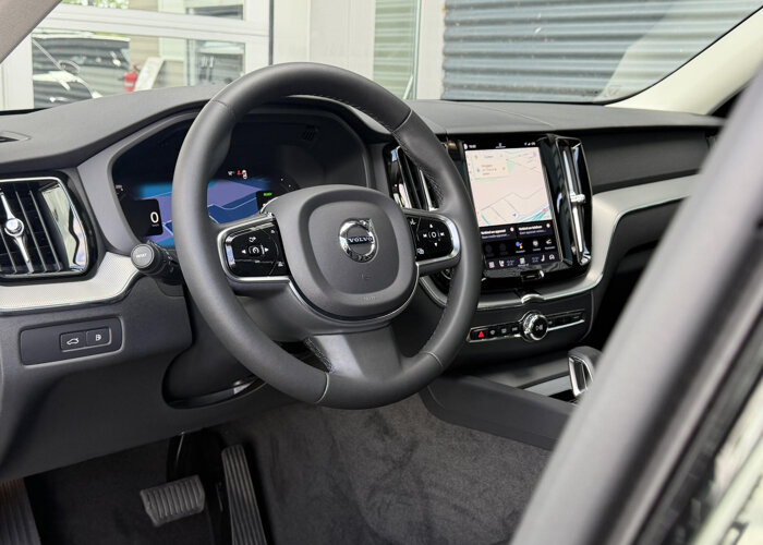 Volvo XC60 2.0 T6 Plug-in hybrid AWD Plus Dark