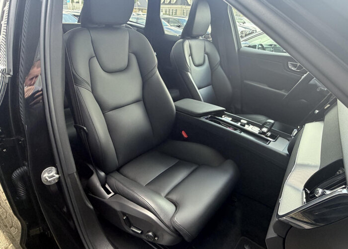 Volvo XC60 2.0 T6 Plug-in hybrid AWD Plus Dark