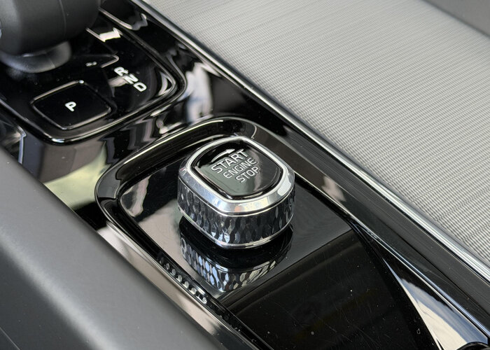 Volvo XC60 2.0 T6 Plug-in hybrid AWD Plus Dark