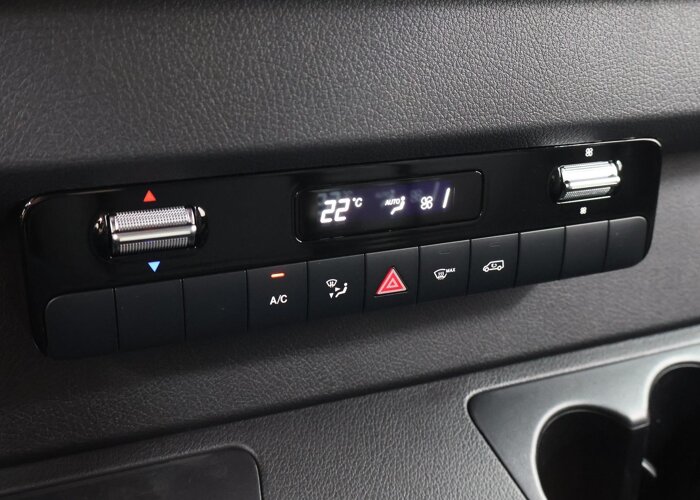 Mercedes-Benz Sprinter 319 L2H2 RWD SELECT
