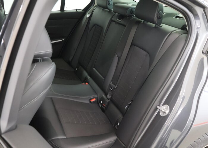 BMW 3-serie 330e Sport Line