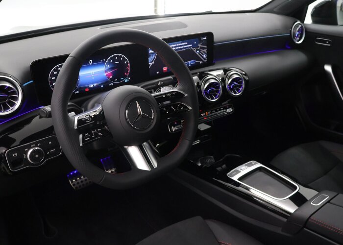 Mercedes-Benz A-Klasse 180 Star Edition AMG Line