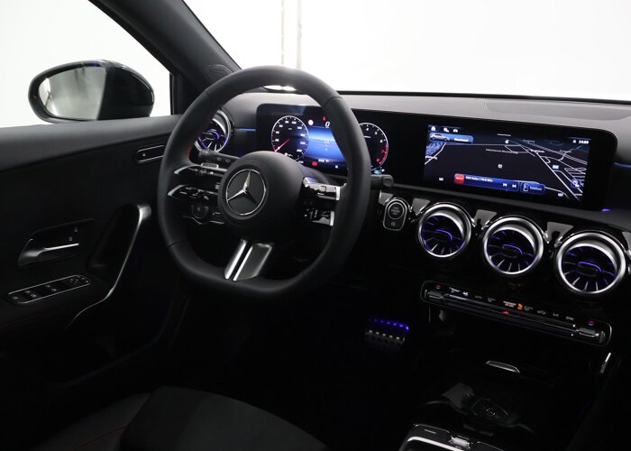 Mercedes-Benz A-Klasse 180 Star Edition AMG Line