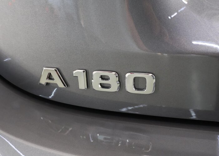 Mercedes-Benz A-Klasse 180 Star Edition AMG Line