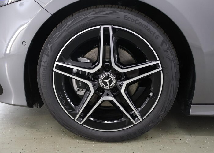 Mercedes-Benz A-Klasse 180 Star Edition AMG Line