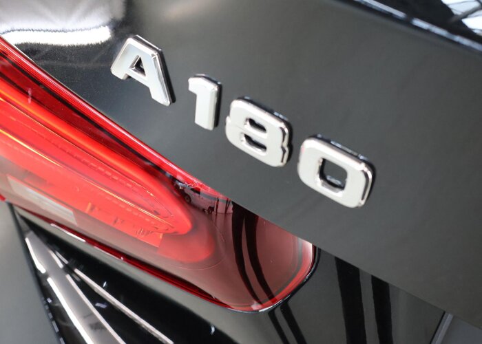 Mercedes-Benz A-Klasse 180 AMG Line