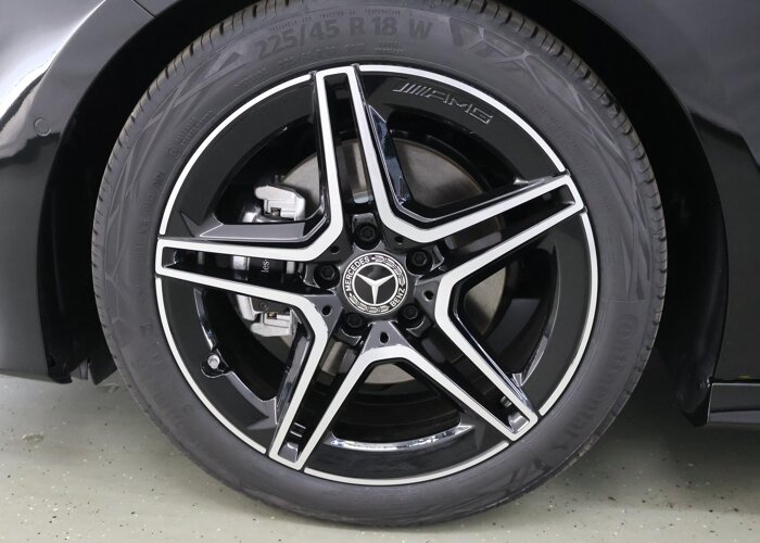 Mercedes-Benz A-Klasse 180 AMG Line