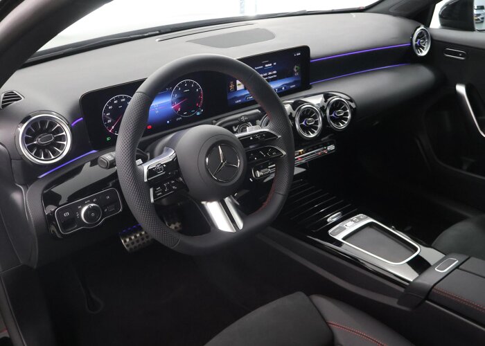 Mercedes-Benz A-Klasse 180 Star Edition AMG Line 180 Star Edition AMG Line Plus