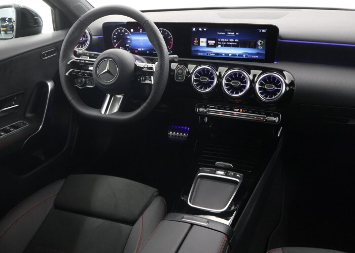 Mercedes-Benz A-Klasse 180 Star Edition AMG Line 180 Star Edition AMG Line Plus
