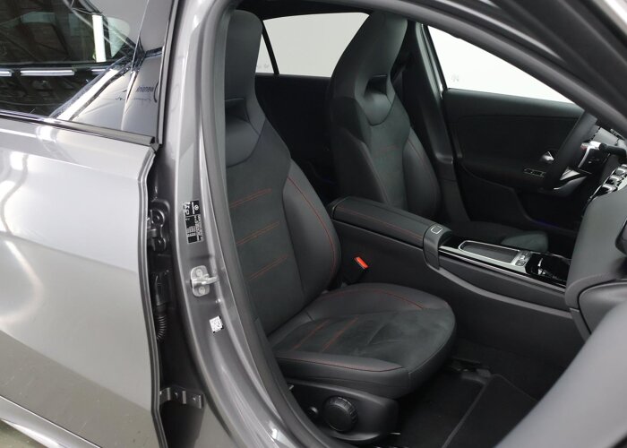 Mercedes-Benz A-Klasse 180 Star Edition AMG Line 180 Star Edition AMG Line LIMITED