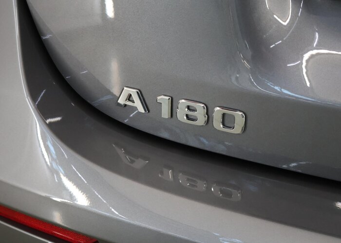 Mercedes-Benz A-Klasse 180 Star Edition AMG Line 180 Star Edition AMG Line LIMITED